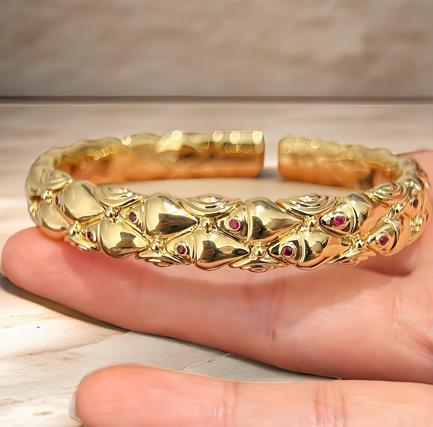 Fish Scale 18k Gold Diamond Bracelet (Item No. VT219)