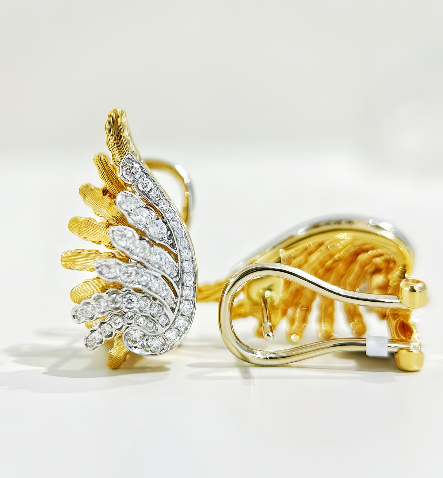 Feather Vintage 18k Gold Diamond Earring (Item No. VT325)