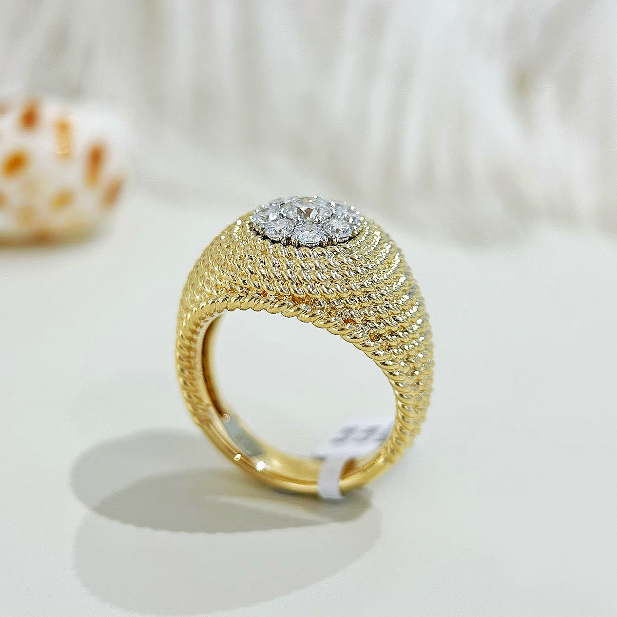 Vintage 18k Gold Diamond Ring (Item No. VT478)
