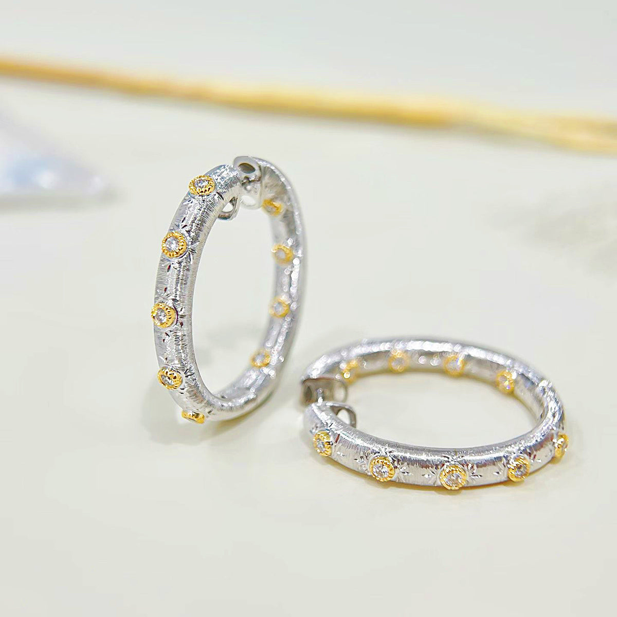 Vintage 18k Gold Diamond Earring (Item No. VT516)
