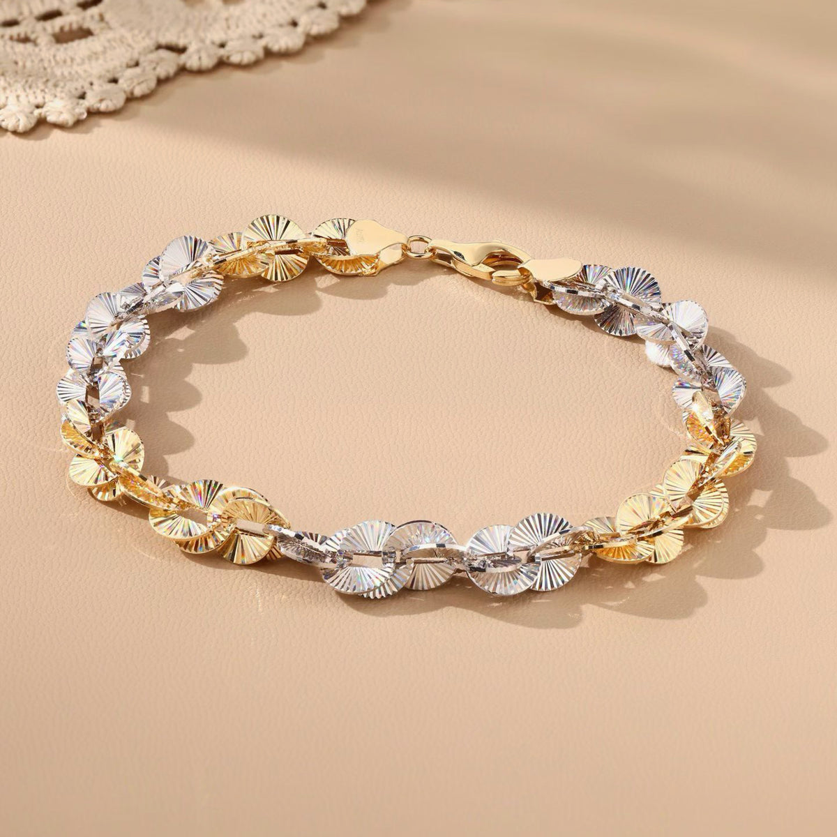 Laser Iridecent 18K Gold Bracelet (Item No. HFB029)