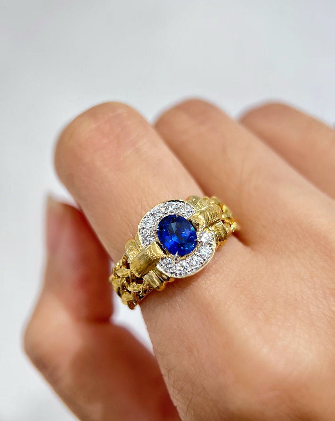 Vintage 18k Gold Diamond Ring (Item No. VT502)