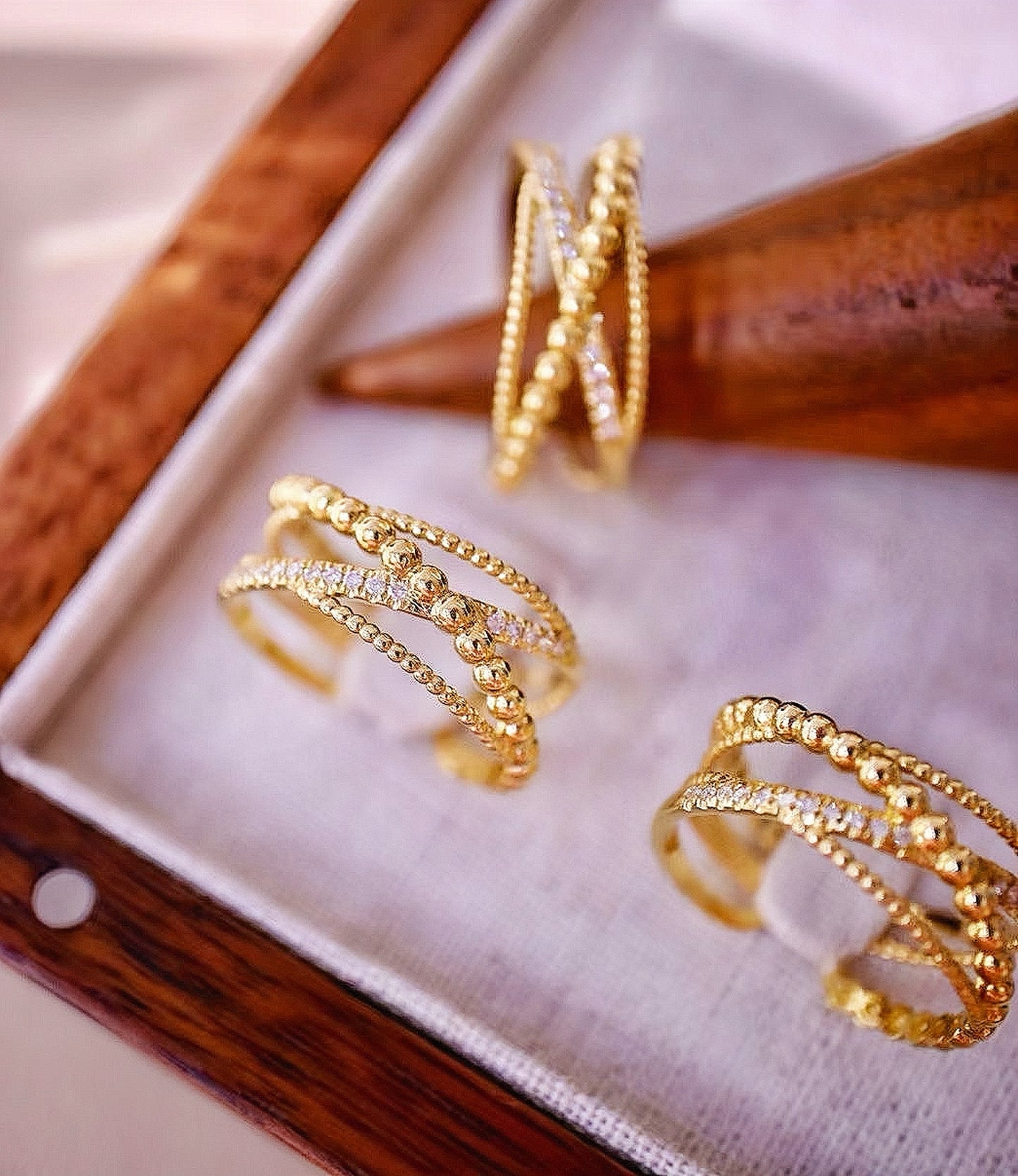 Vintage 18k Gold Diamond Ring (Item No. VT024)