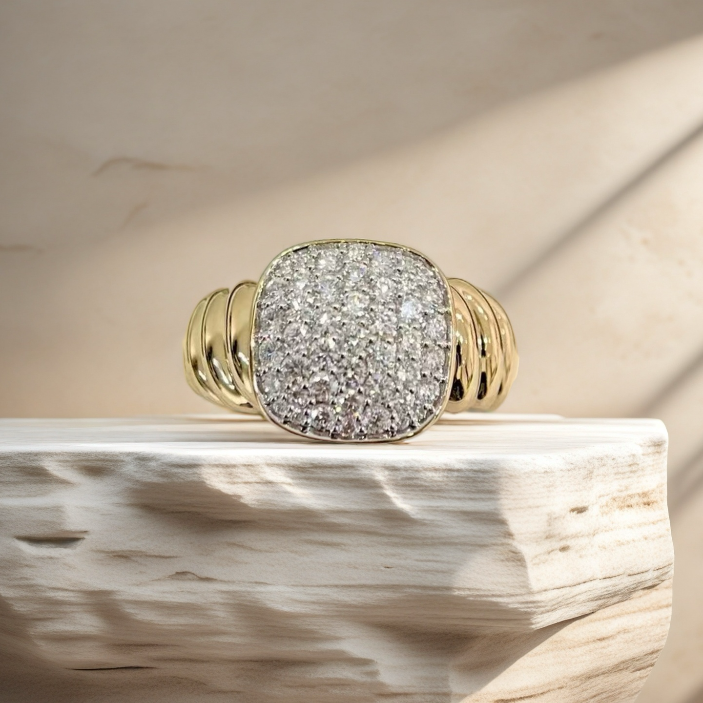 Vintage 18k Gold Diamond Ring (Item No. VT227)