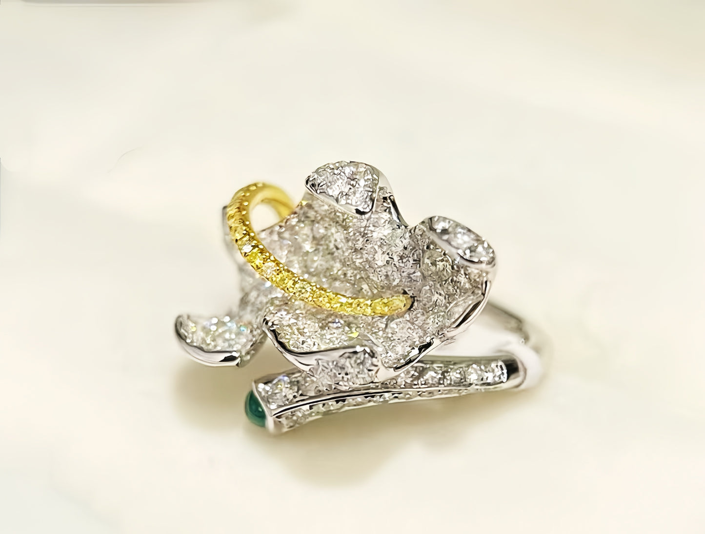 Leaf 18k Gold Diamond Ring (Item No. VT223)