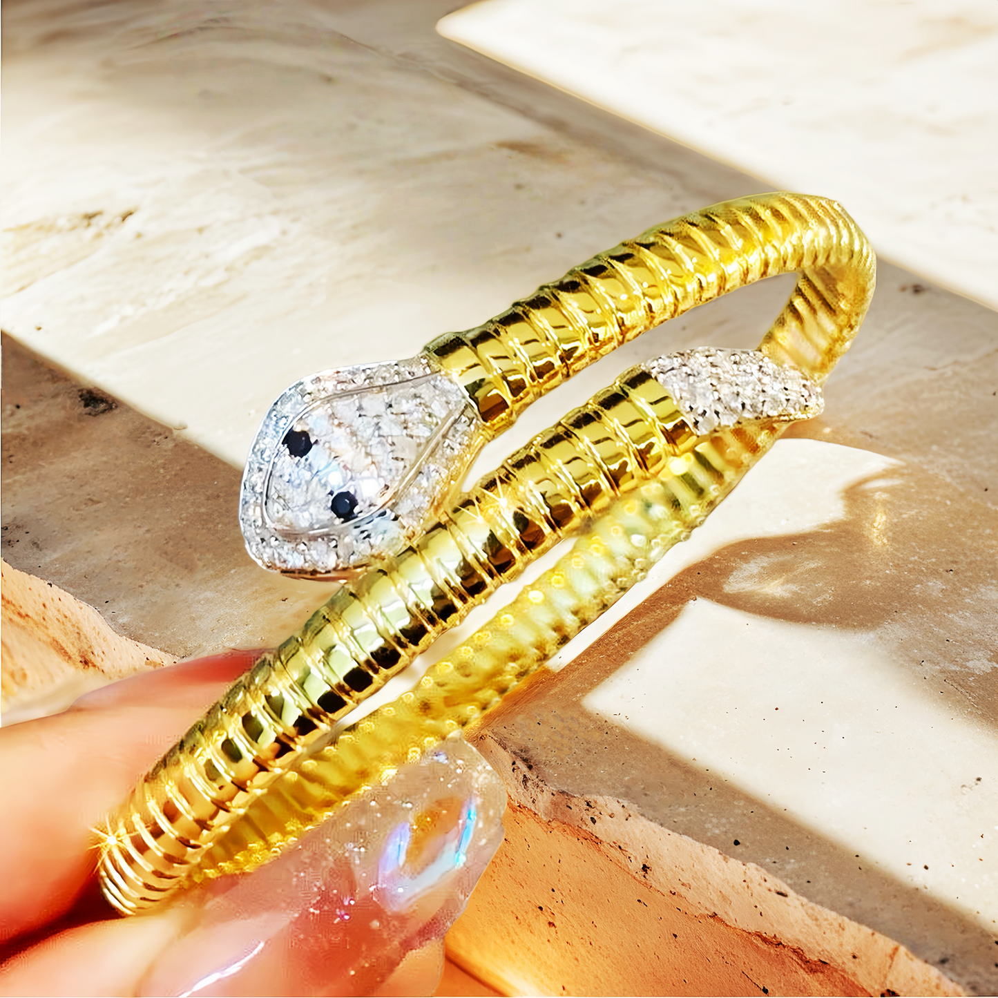Snake 18k Gold Diamond Bracelet (Item No. VT247)