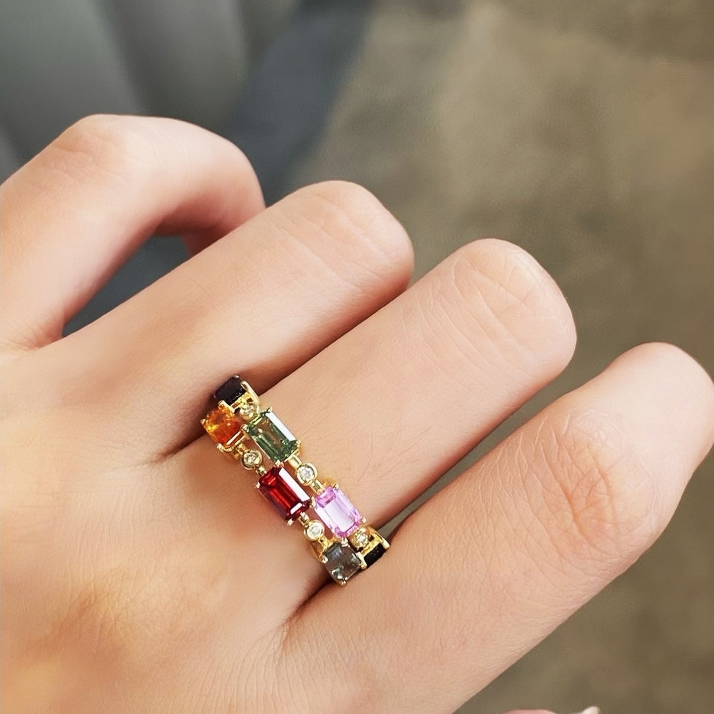 Vintage 18k Gold Rainbow Sapphire Ring (Item No. VT033)