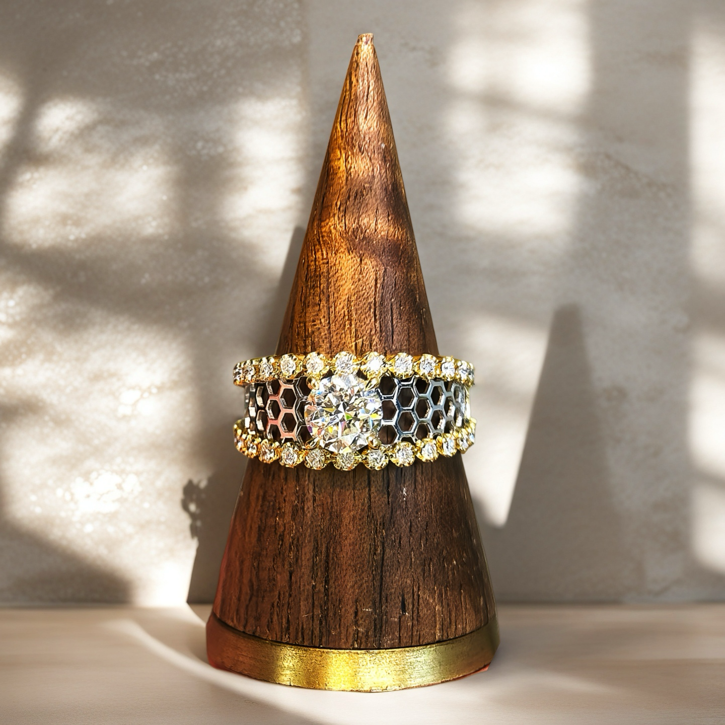 Vintage Black Lace 18k Gold Diamond Ring (Item No. VT046)