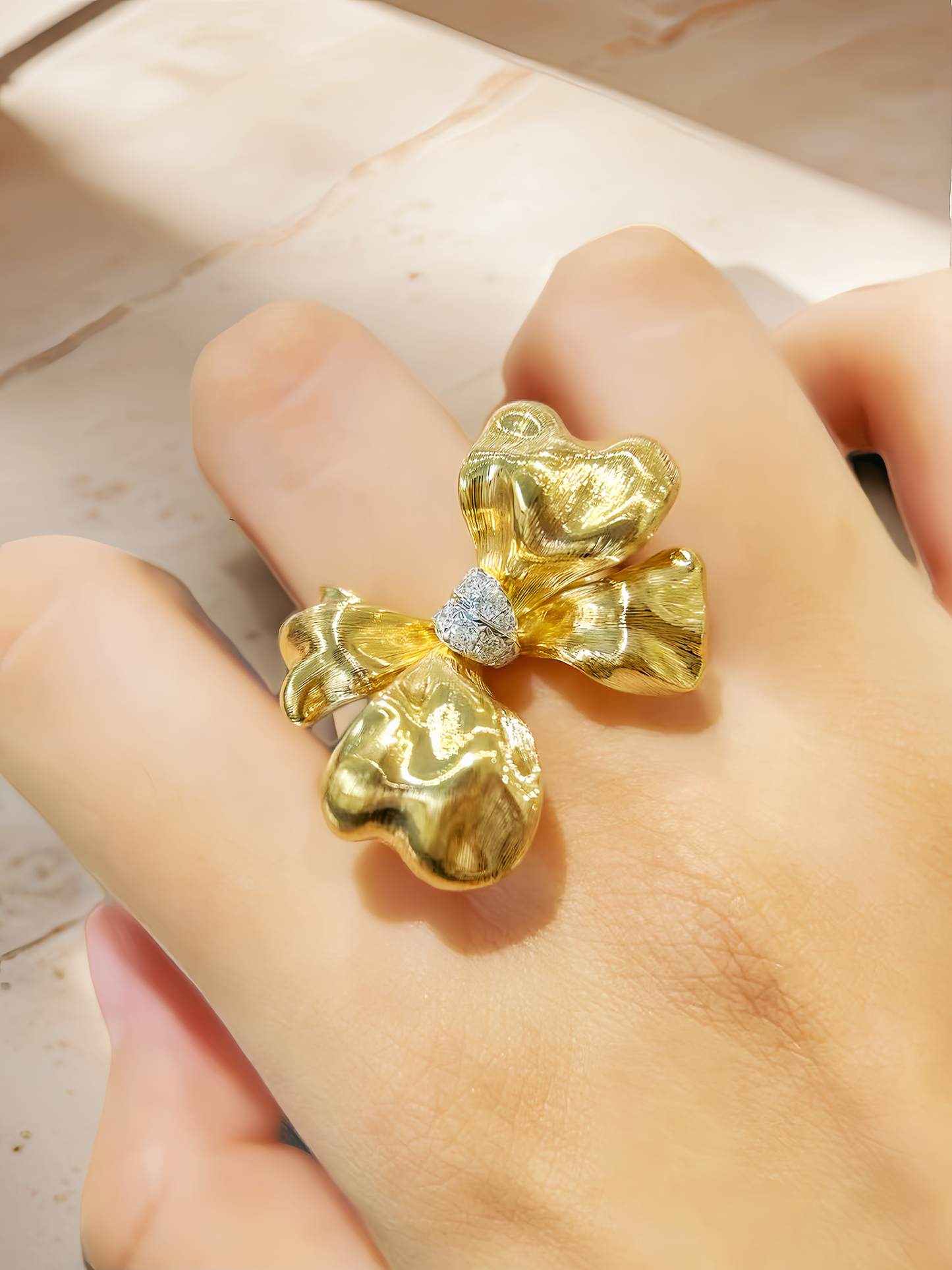 Butterfly 18k Gold Diamond Ring (Item No. VT242)