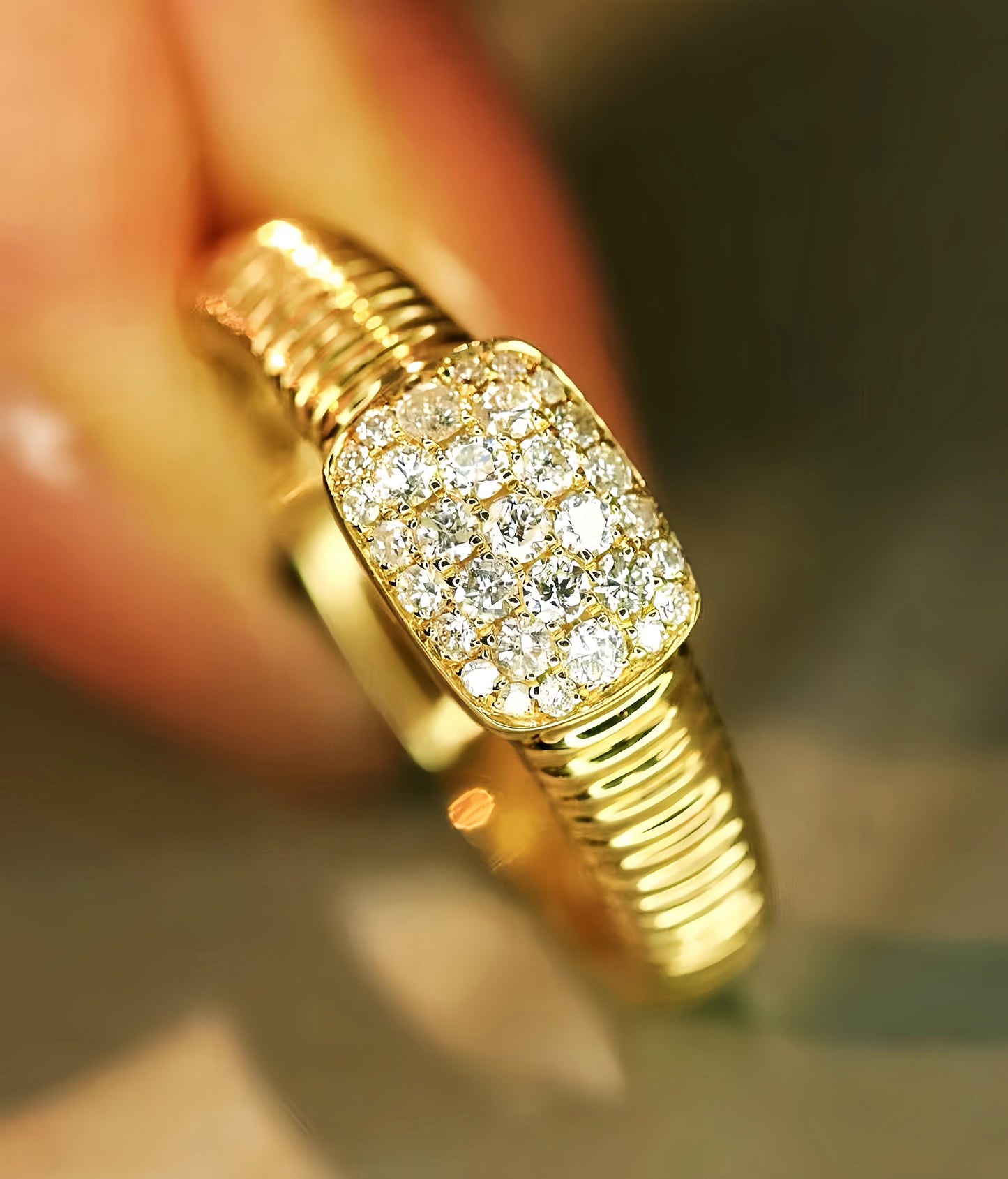 Vintage 18k Gold Diamond Ring (Item No. VT188)