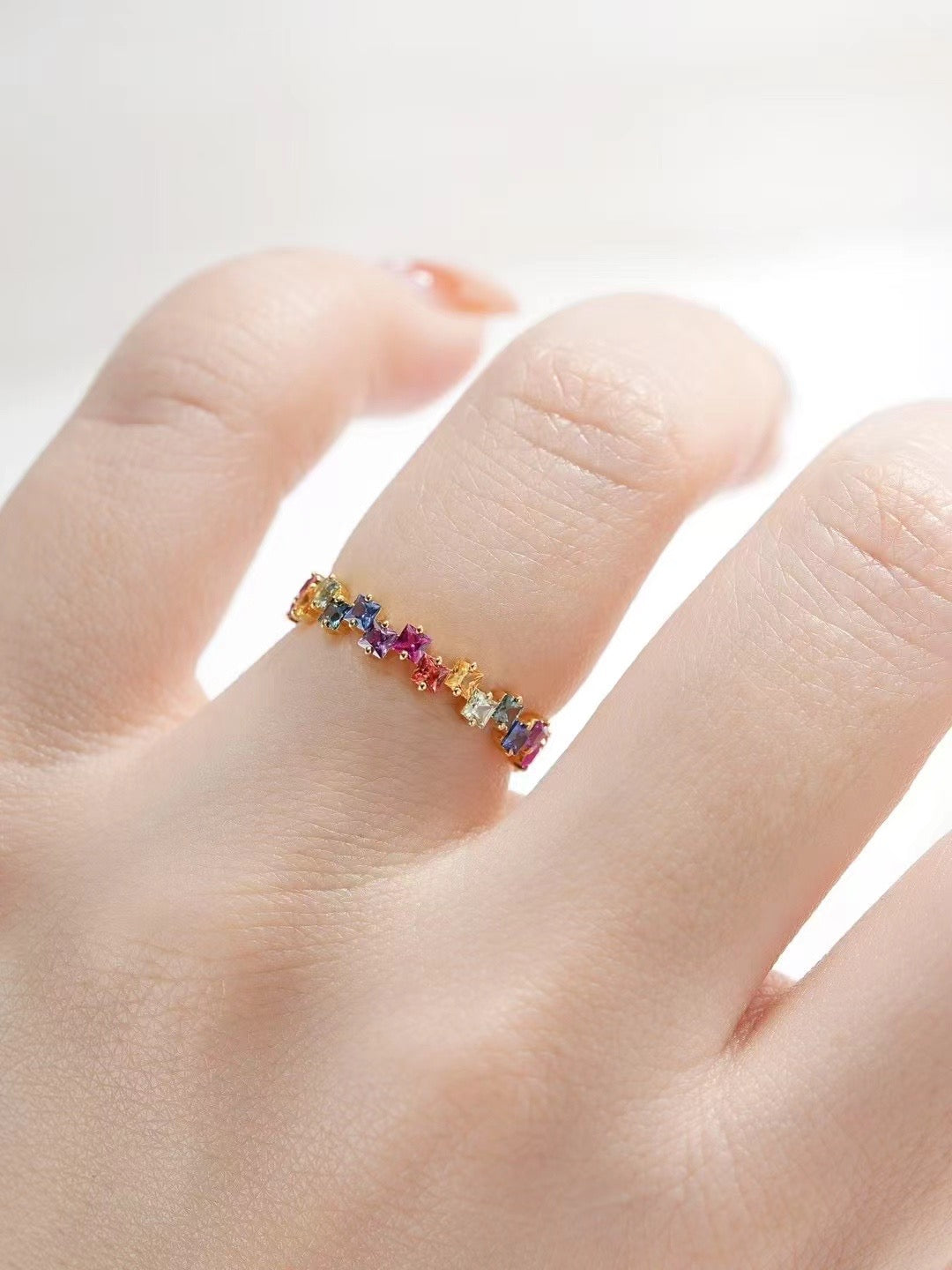 2mm Rainbow Sapphire 18k Gold Ring (Item No. SA109)