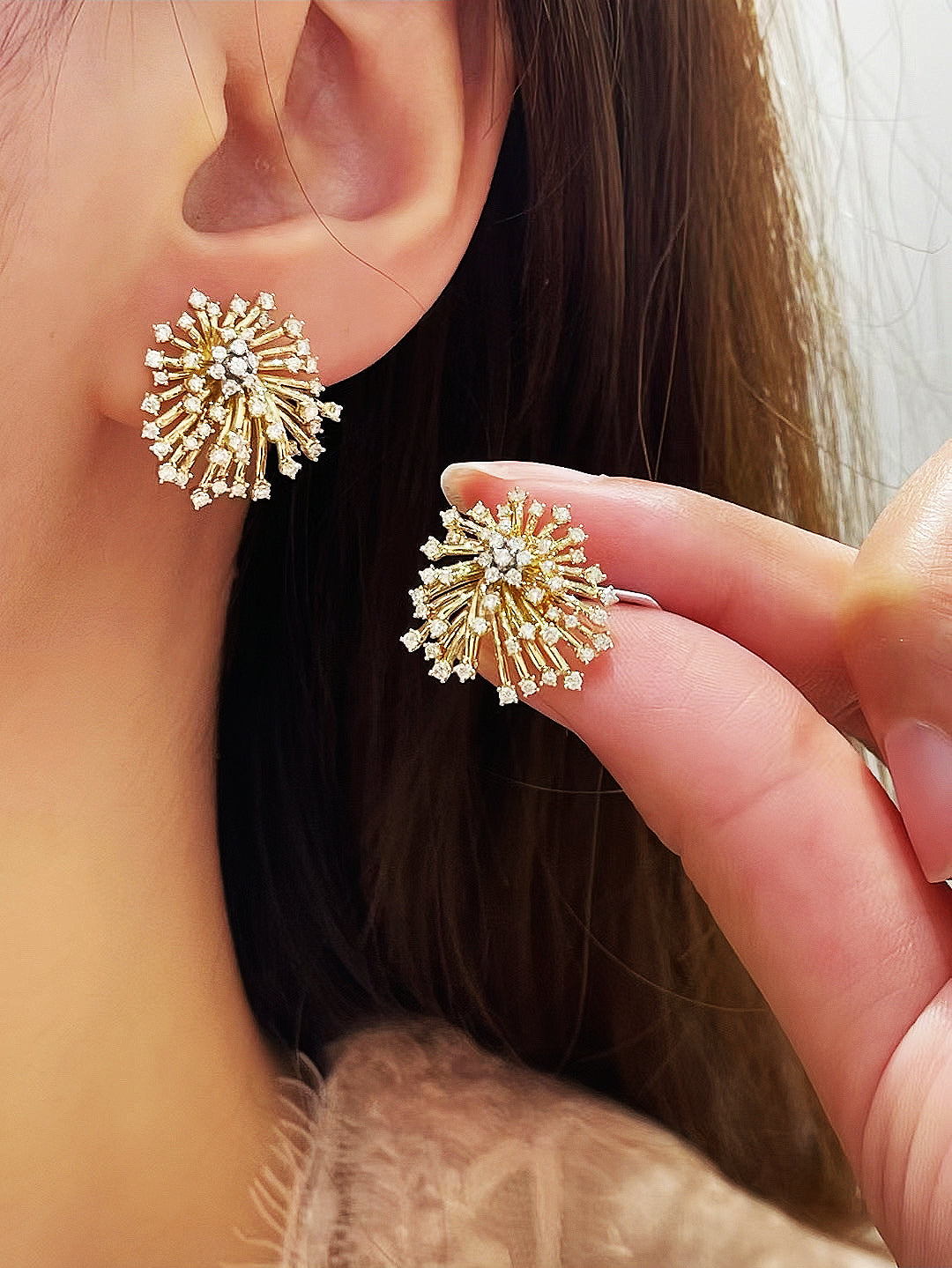 Fireworks Vintage 18k Gold Diamond Earring (Item No. VT012)