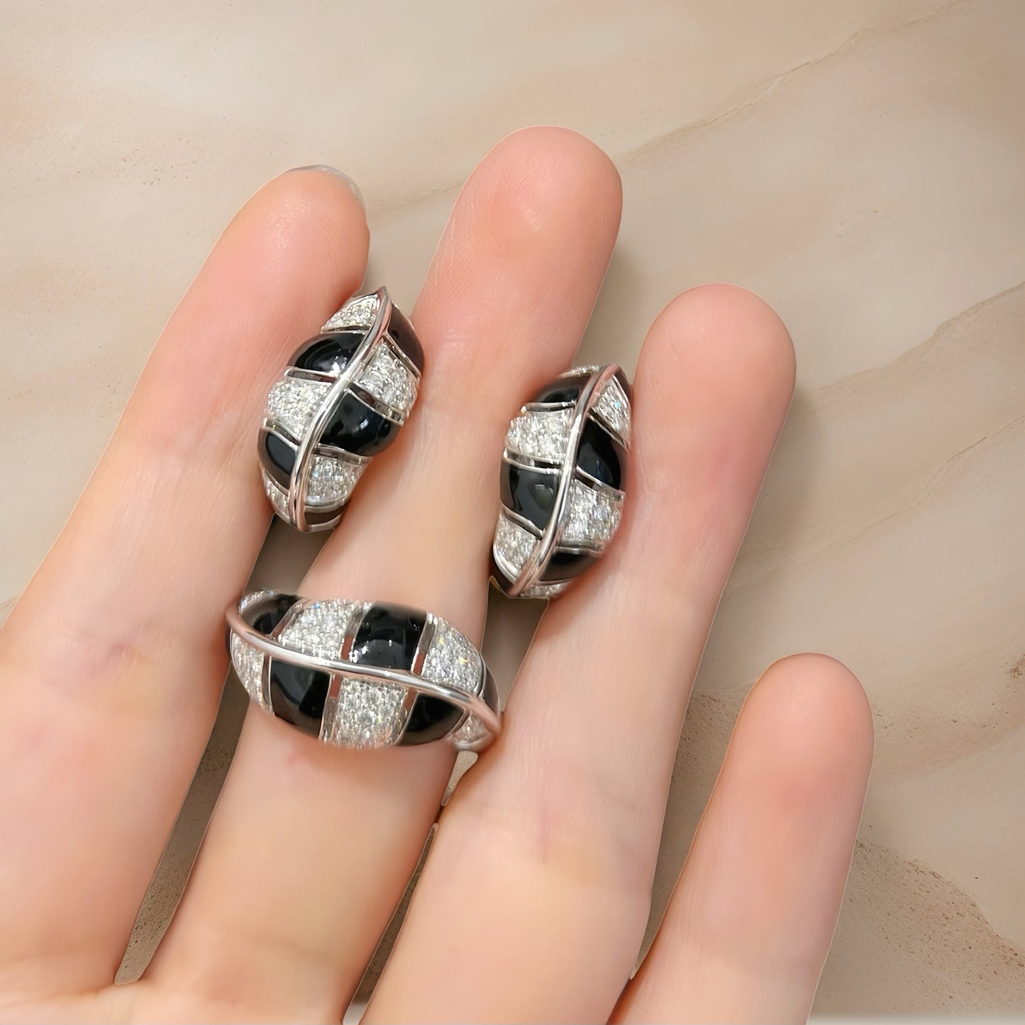 Black Enamel 18k Gold Diamond Earring (Item No. VT171)