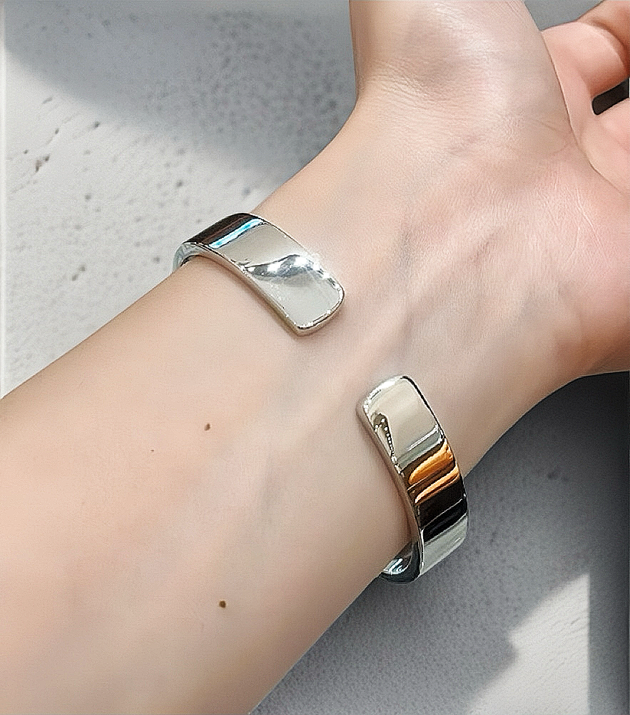 High Polished Platinum Gold Bangle (Item No. GB0035)