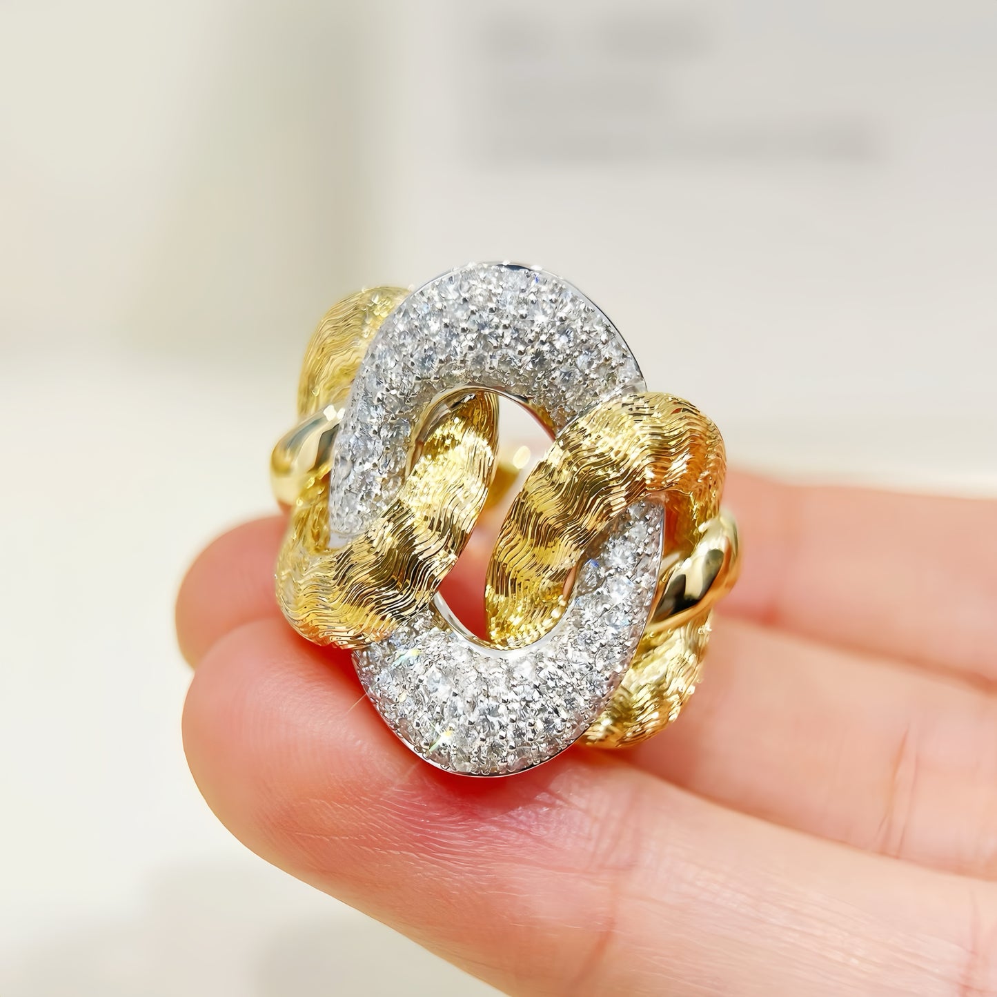 Vintage 18k Gold Diamond Ring (Item No. VT373)