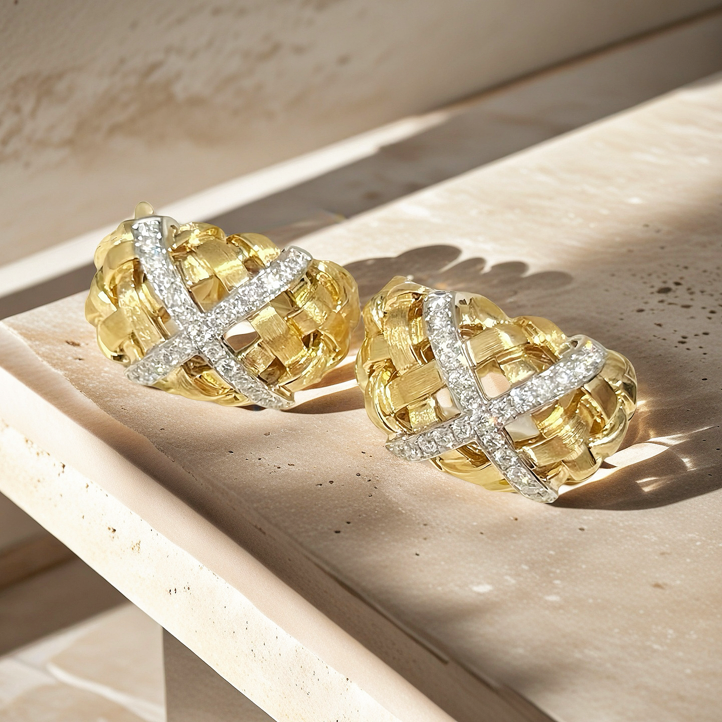 Weaving Vintage 18k Gold Diamond Earring (Item No. VT014)