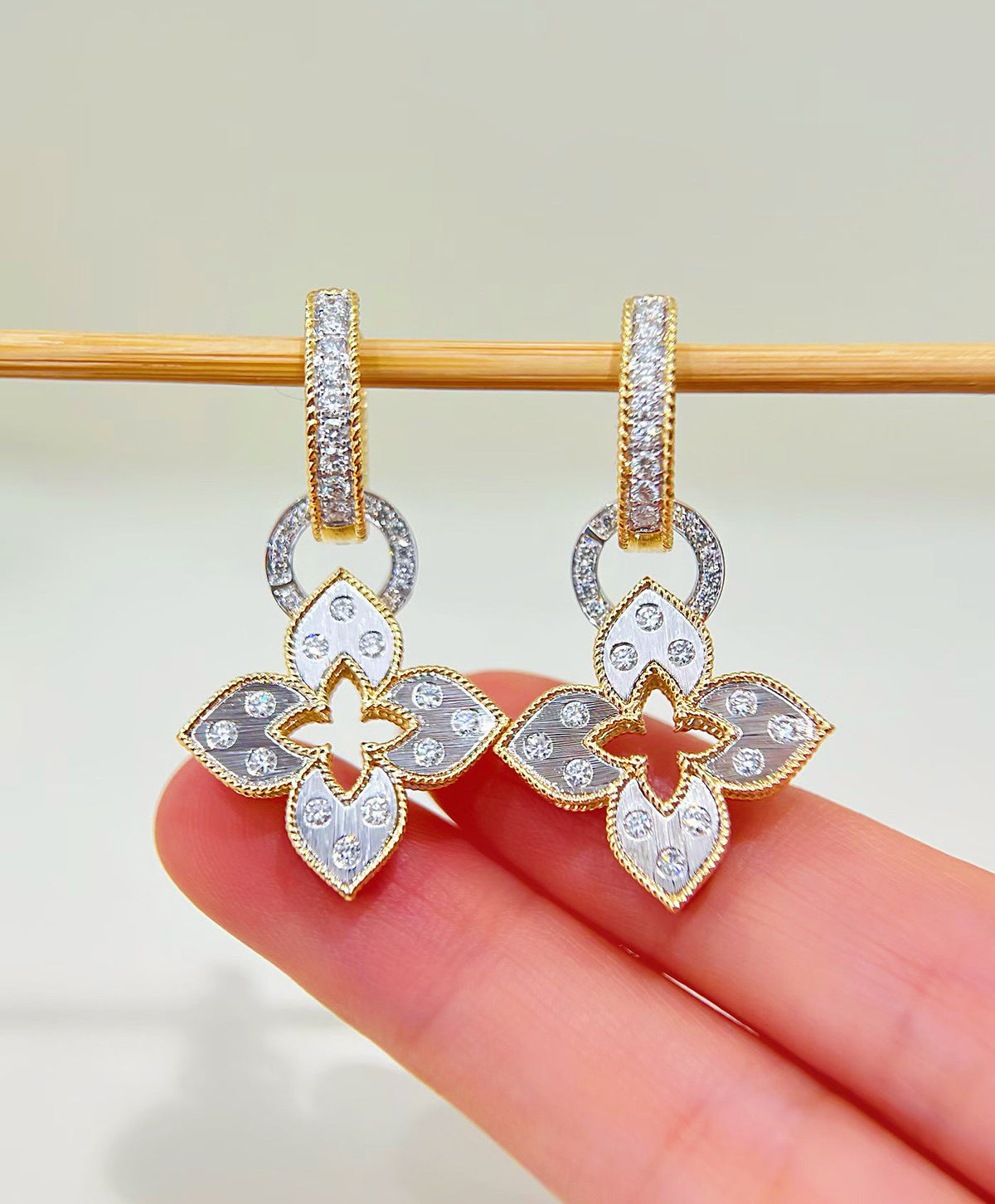 Vintage 18k Gold Diamond Convertible Pendant/Earring (Item No. VT518)