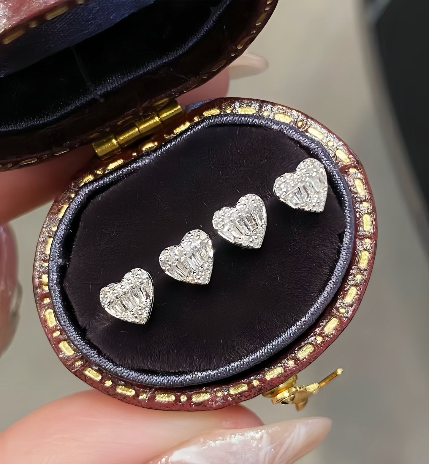 Heart 18k Gold Diamond Earring (Item No. VT082)