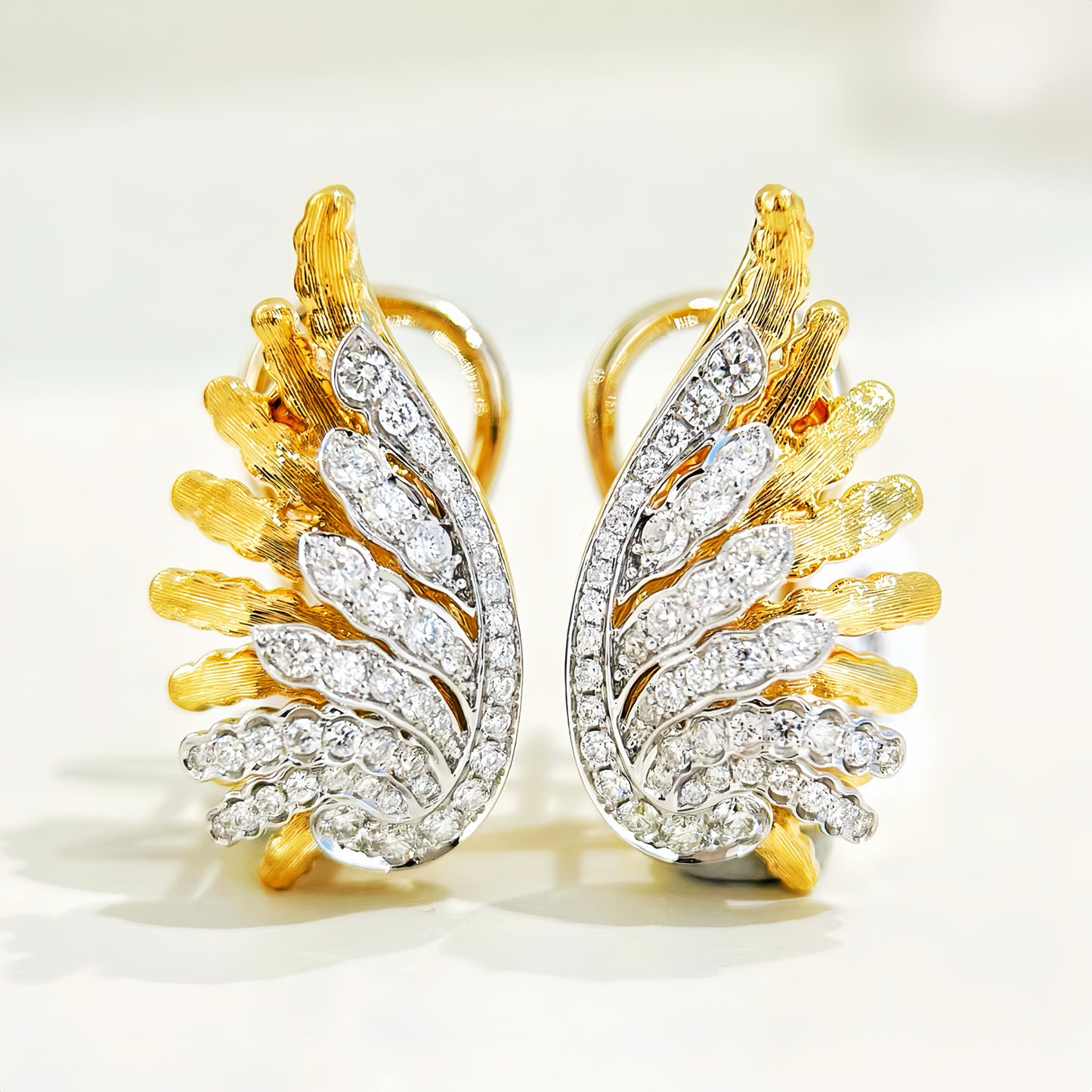 Feather Vintage 18k Gold Diamond Earring (Item No. VT325)