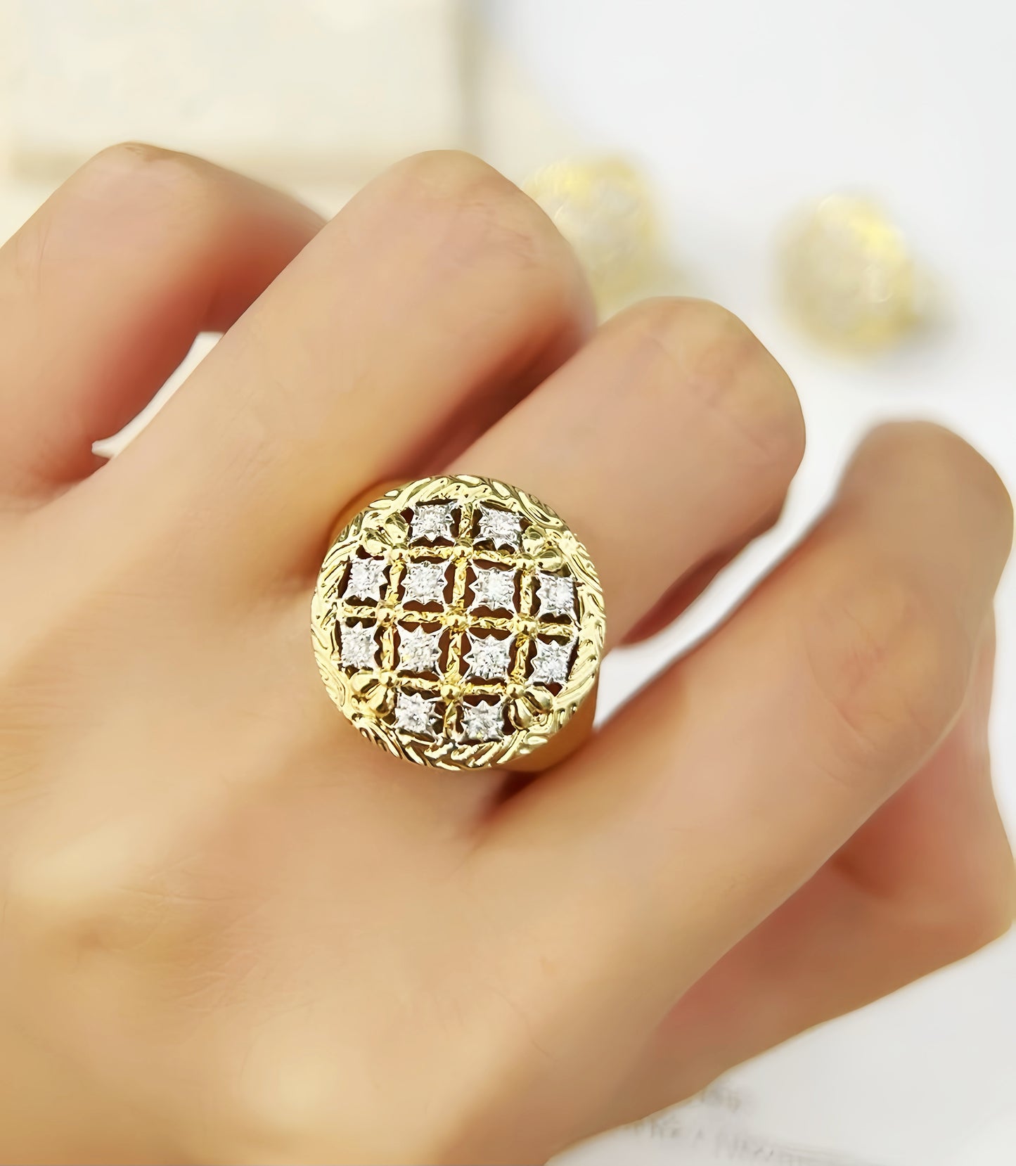 Vintage 18k Gold Diamond Ring (Item No. VT222)