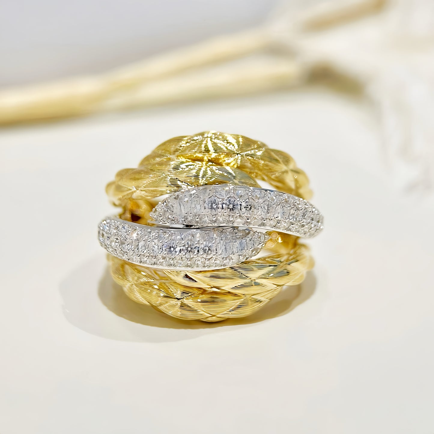 Vintage 18k Gold Diamond Ring (Item No. VT332)