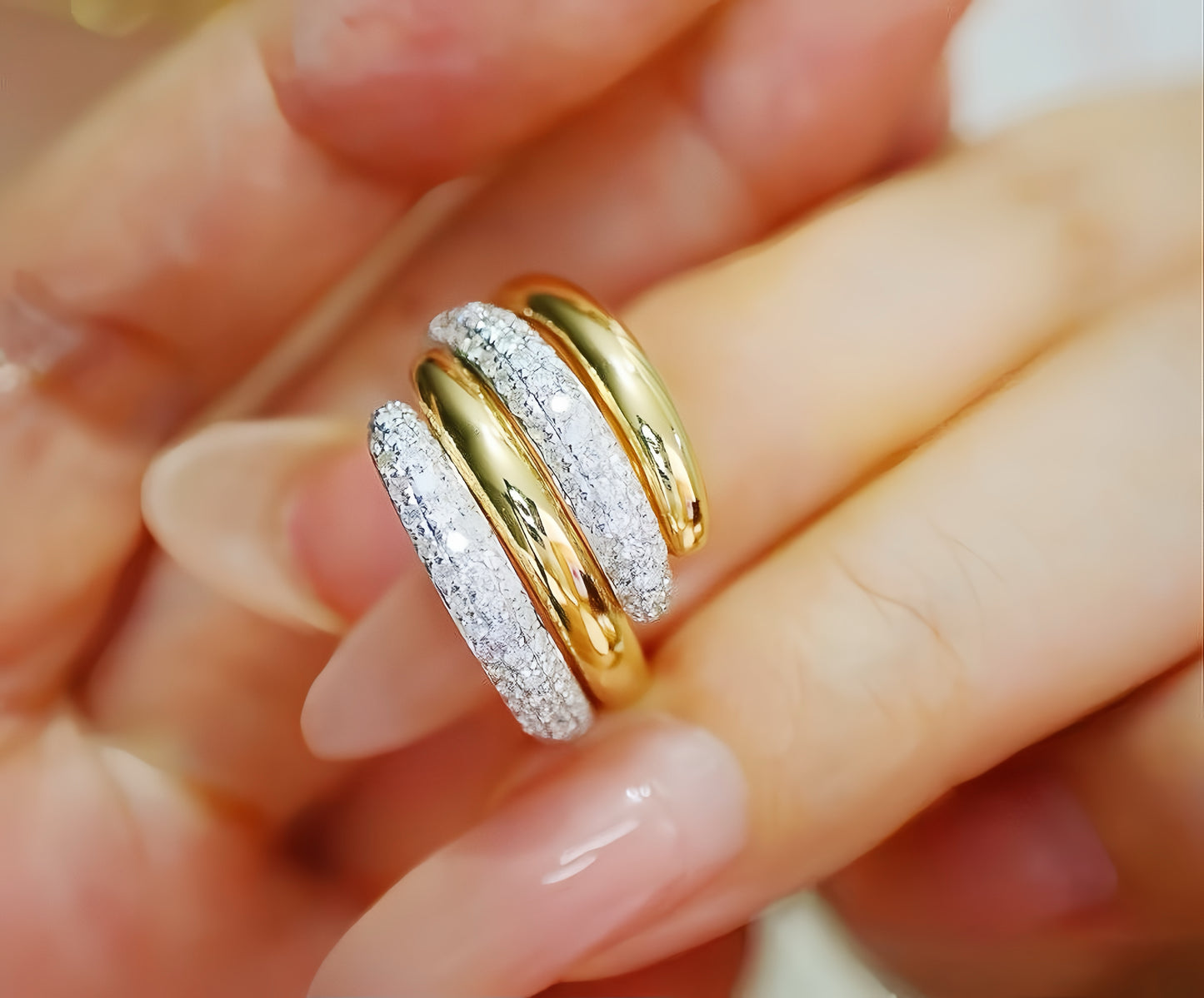 Tango Vintage 18k Gold Diamond Ring (Item No. VT029)