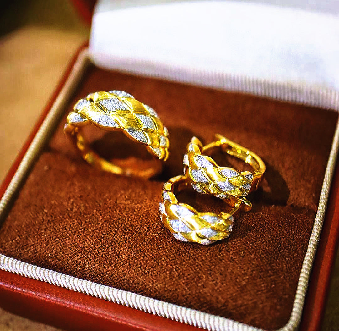 Vintage 18k Gold Diamond Earring (Item No. VT059)