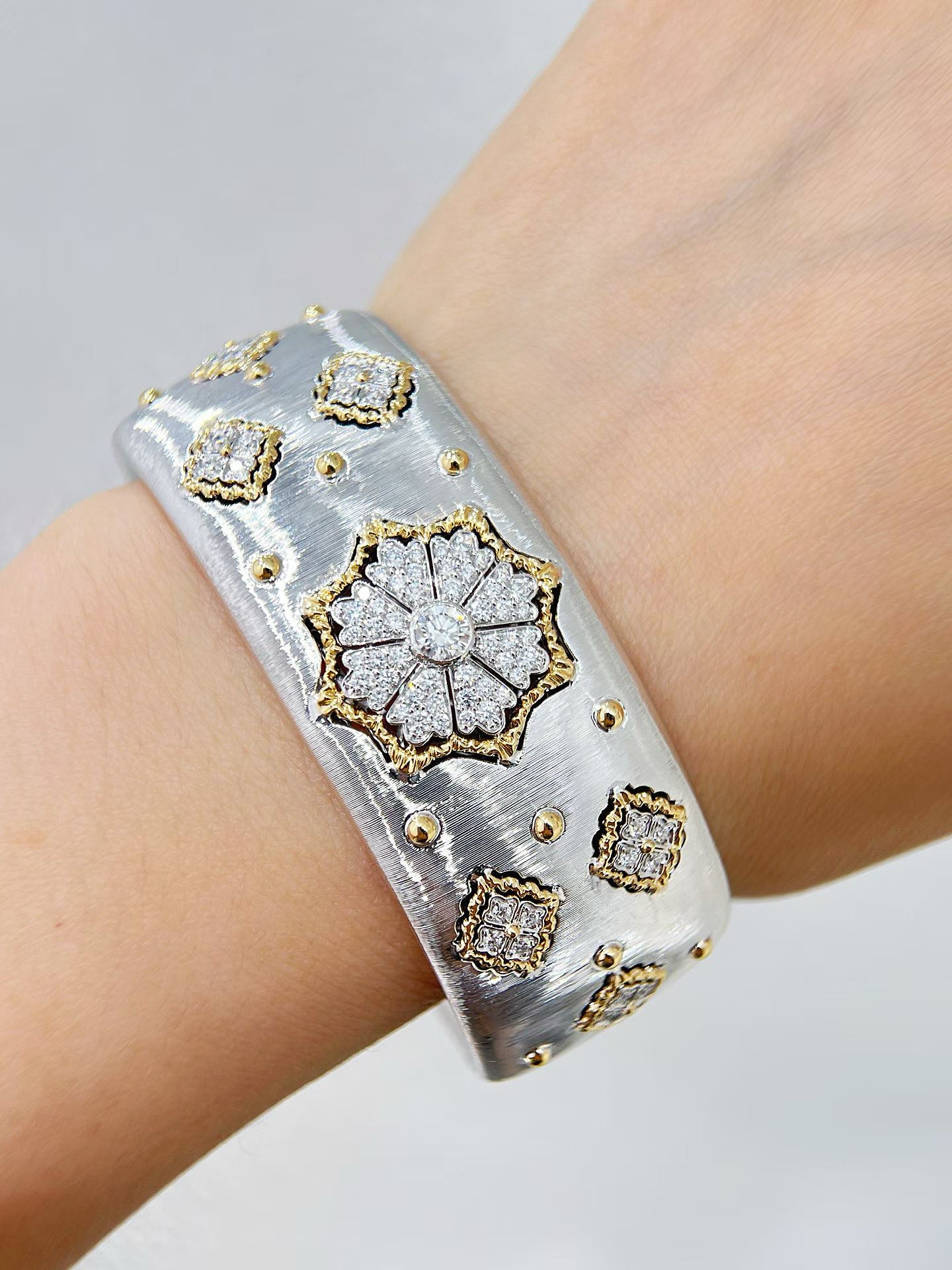 Vintage 18k Gold Diamond Bracelet (Item No. VT474)