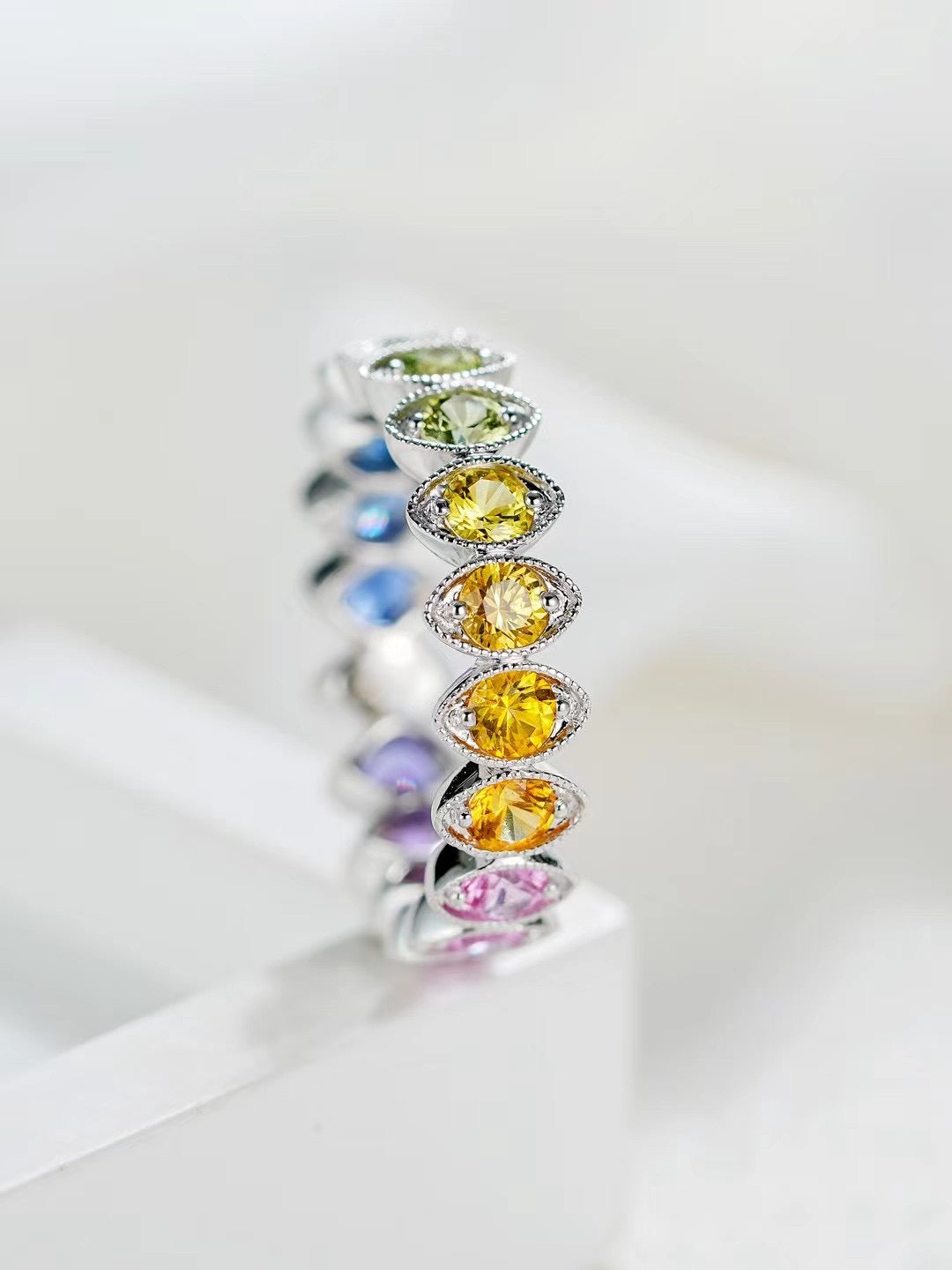 Rainbow Sapphire 18k Gold Ring (Item No. SA082)