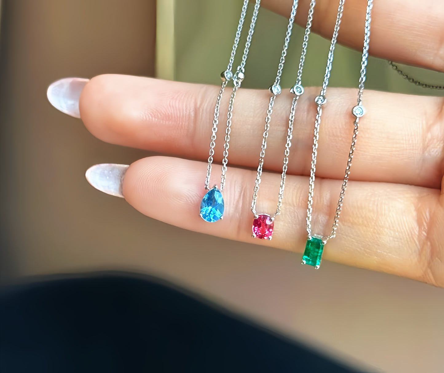 Vintage 18k Gold Diamond Pendant (Item No. VT108)