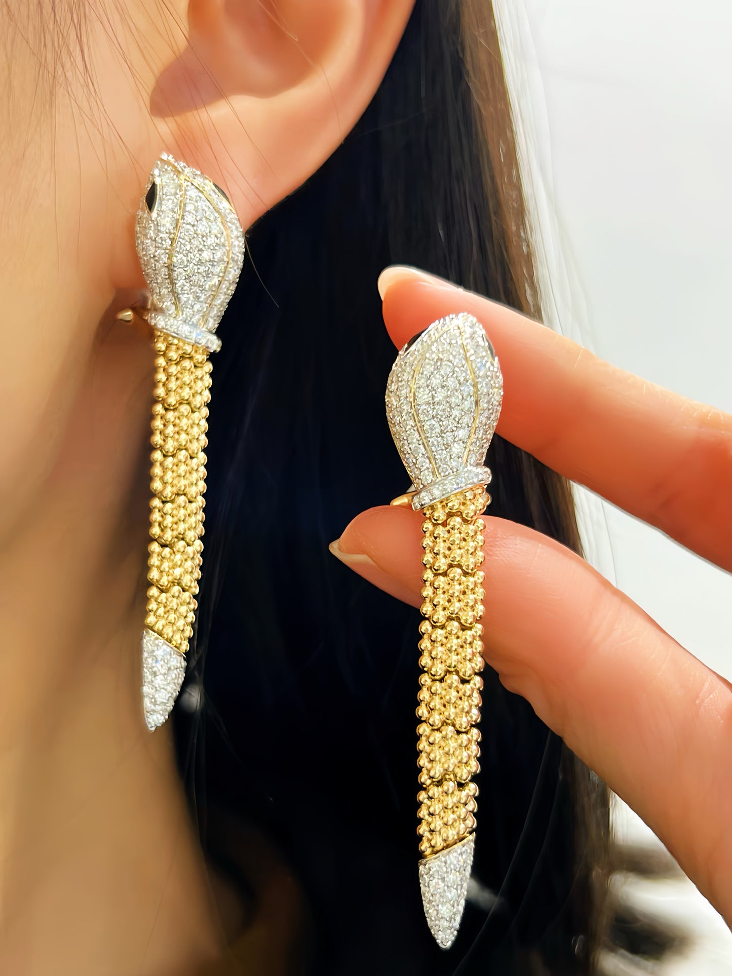 Snake 18k Gold Diamond Earring (Item No. VT336)