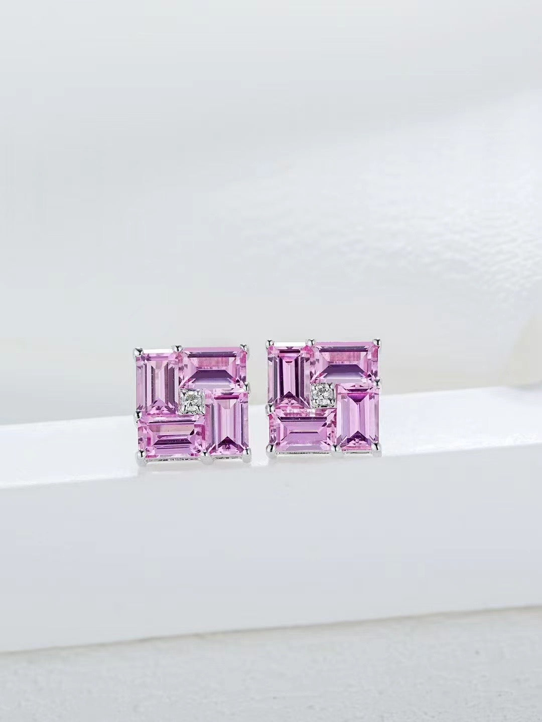 Rainbow Sapphire 18k Gold Earring (Item No. SA094)