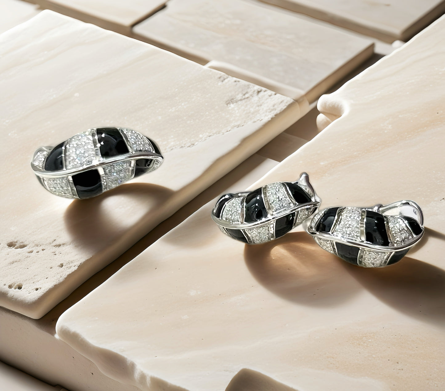 Black Enamel 18k Gold Diamond Earring (Item No. VT171)