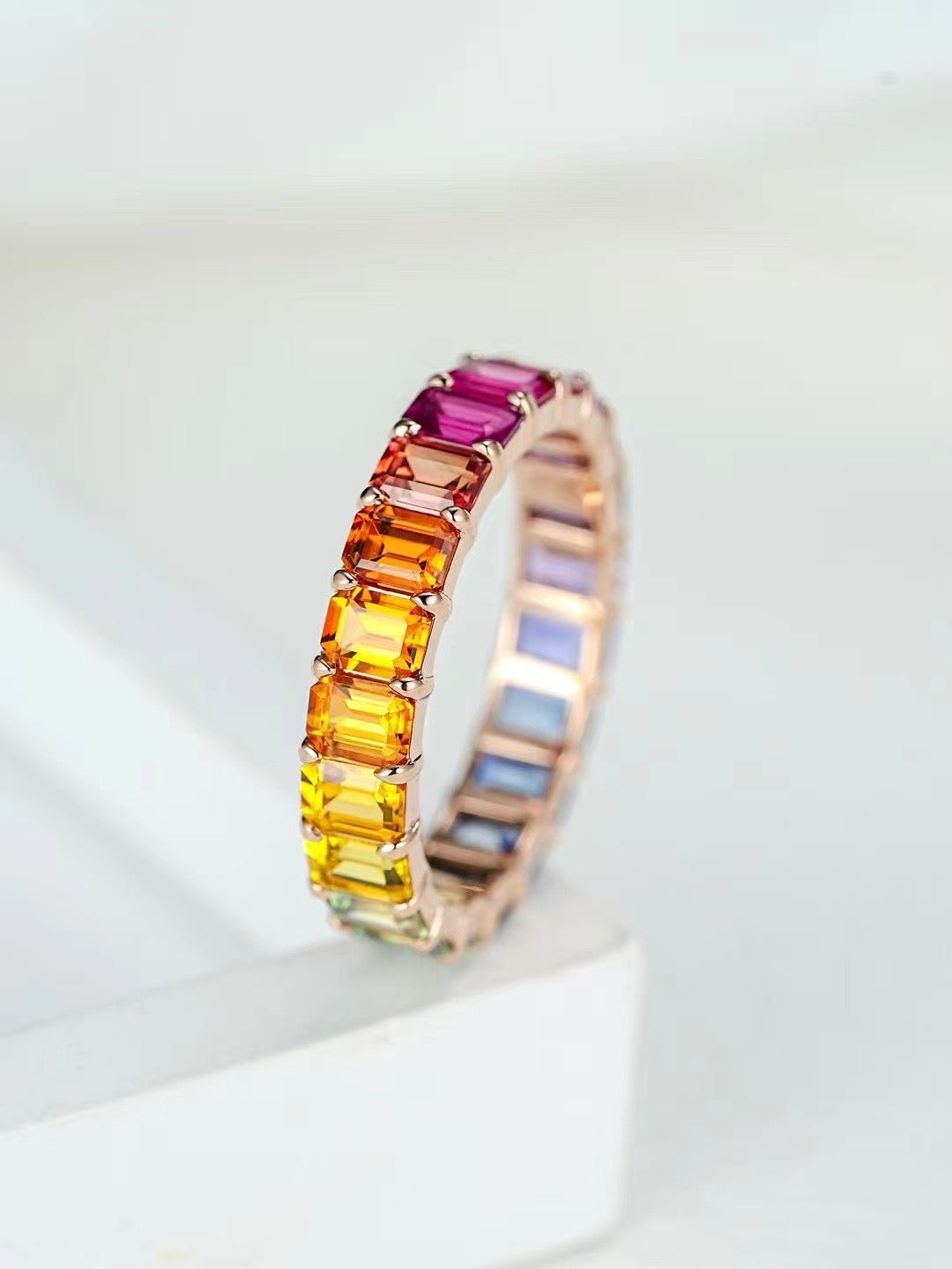 Rainbow Sapphire 18k Gold Ring (Item No. SA046)