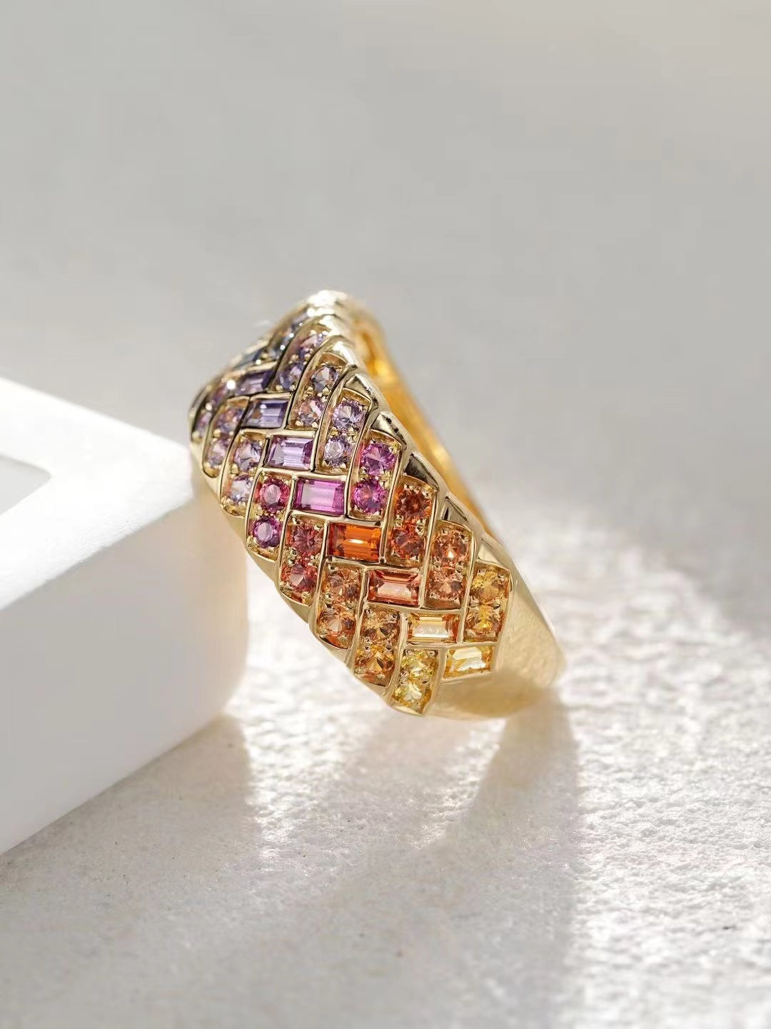 Rainbow Sapphire 18k Gold Ring (Item No. SA135)