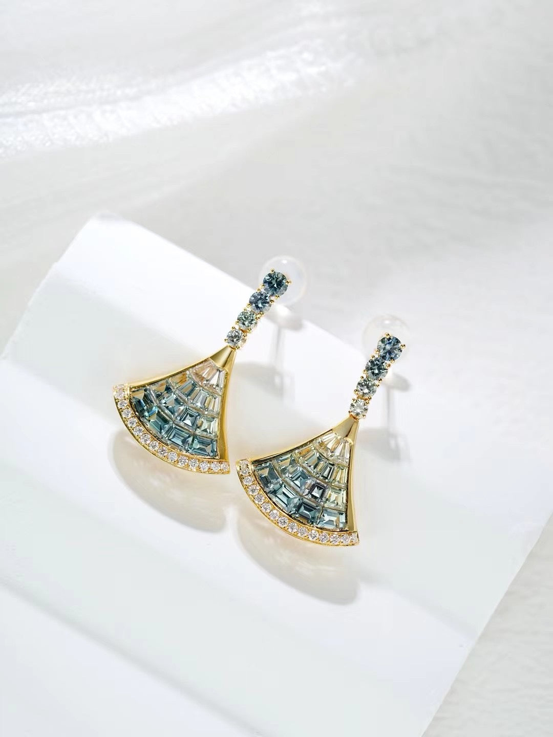 Rainbow Sapphire 18k Gold Earring (Item No. SA073)