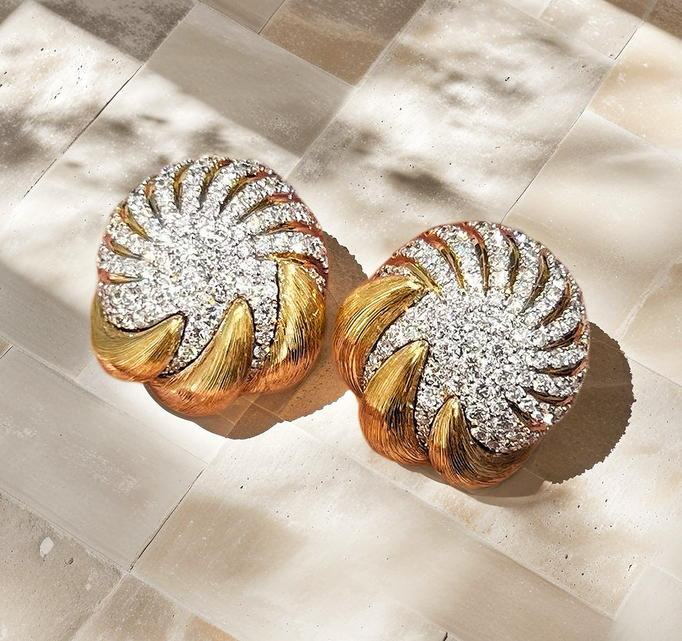 Vintage 18k Gold Diamond Earring (Item No. VT013)