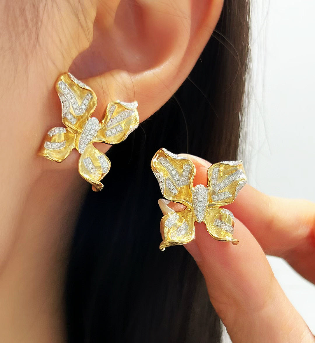 Butterfly 18k Gold Diamond Earring (Item No. VT238)