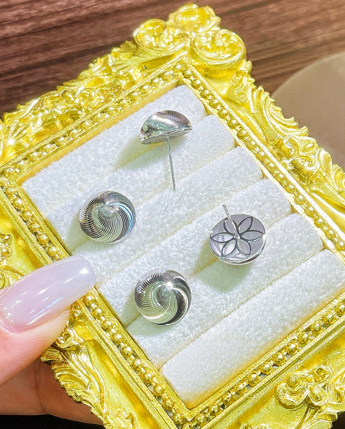 Laser Iridescent 18k Gold Earring (Item No. SJER008)