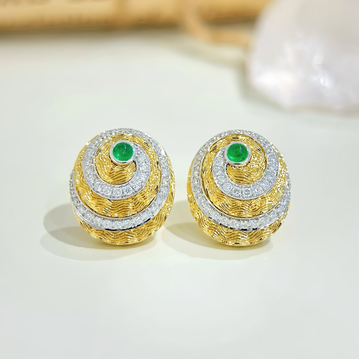 Vintage 18k Gold Diamond Earring (Item No. VT268)
