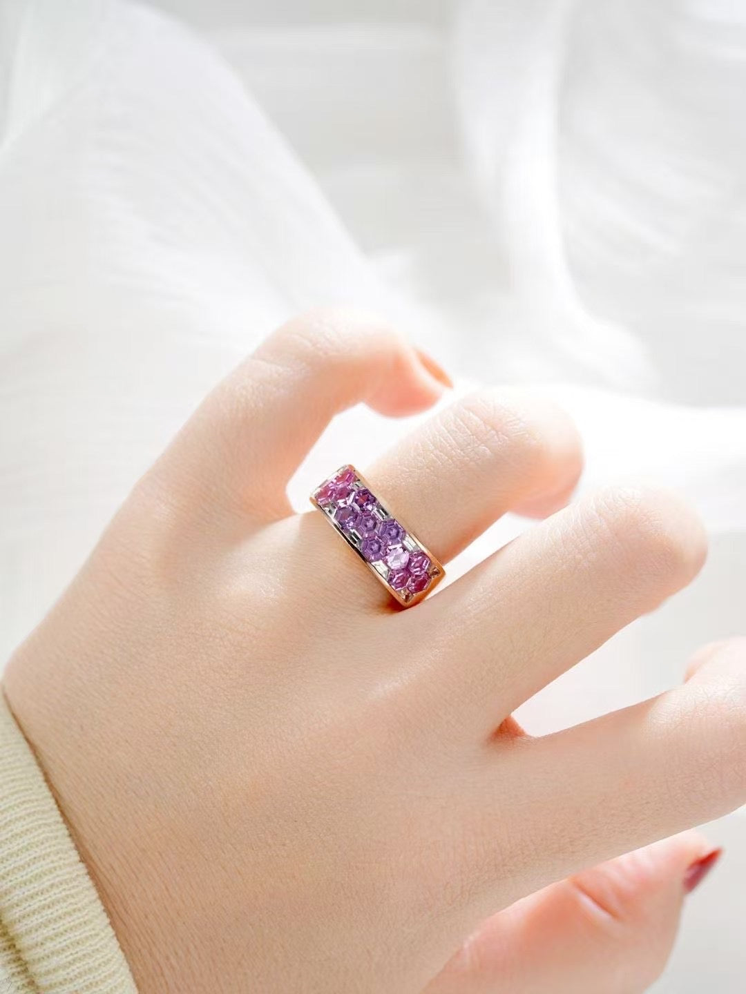 Rainbow Sapphire 18k Gold Ring (Item No. SA113)