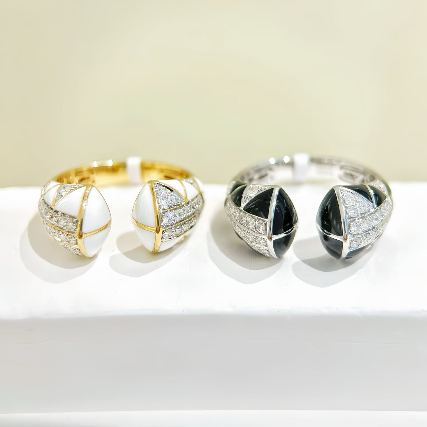 Enamel Vintage 18k Gold Diamond Ring (Item No. VT301)