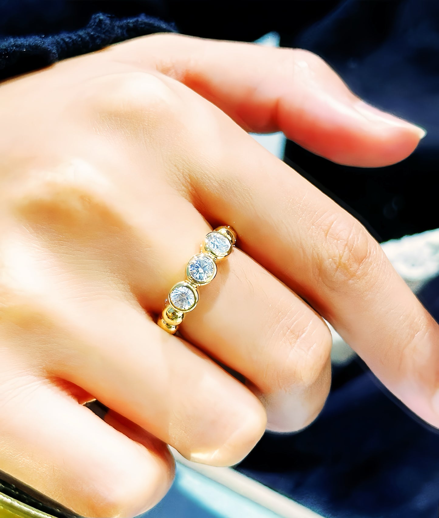 Contemporary 18k Gold Diamond Ring (Item No. VT412)