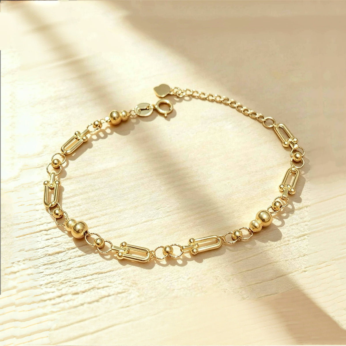 Horseshoe Light Weight 18K Gold Bracelet (Item No. HFB020)