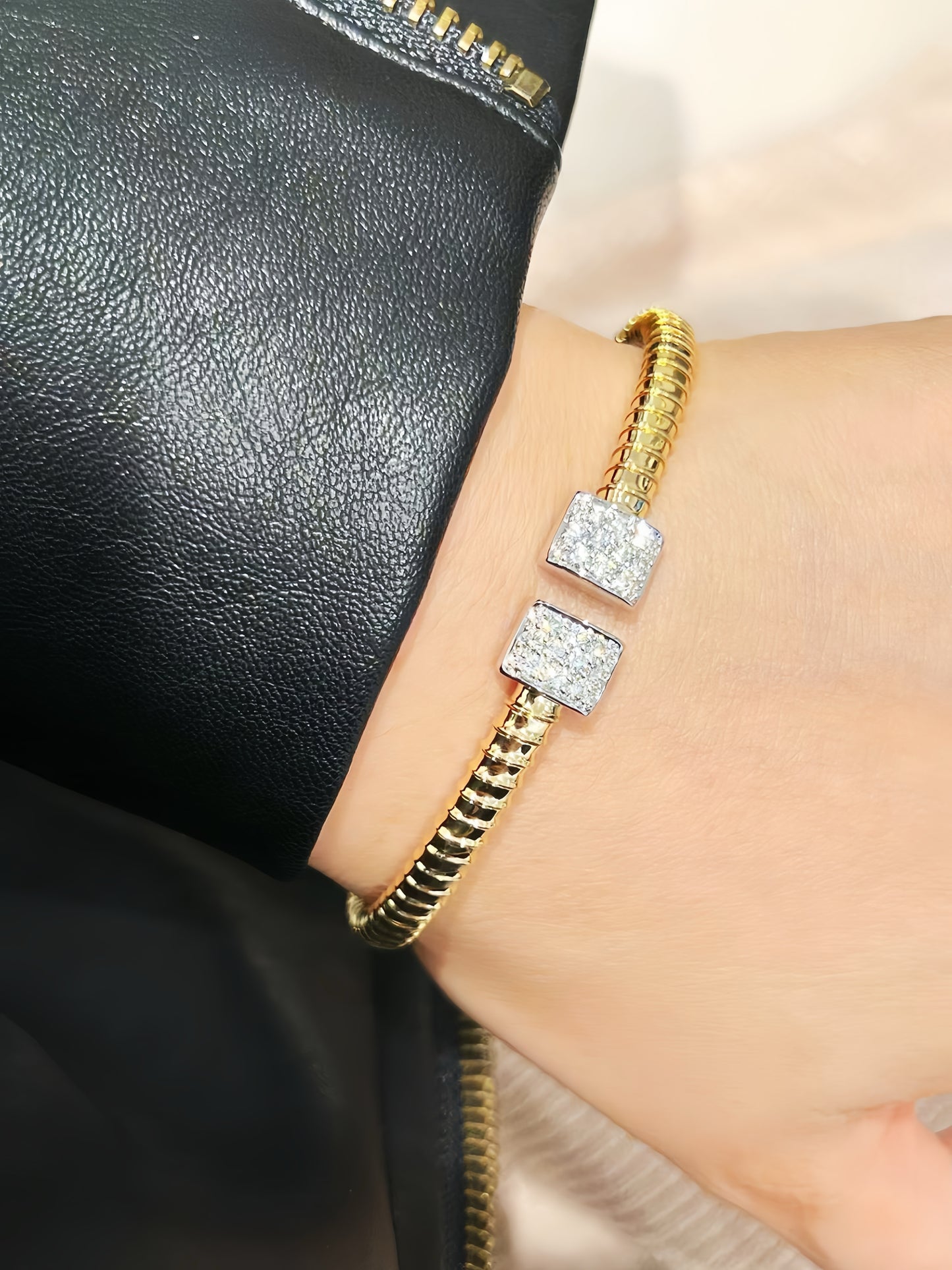 Weaving Vintage 18k Gold Diamond Bracelet (Item No. VT431)