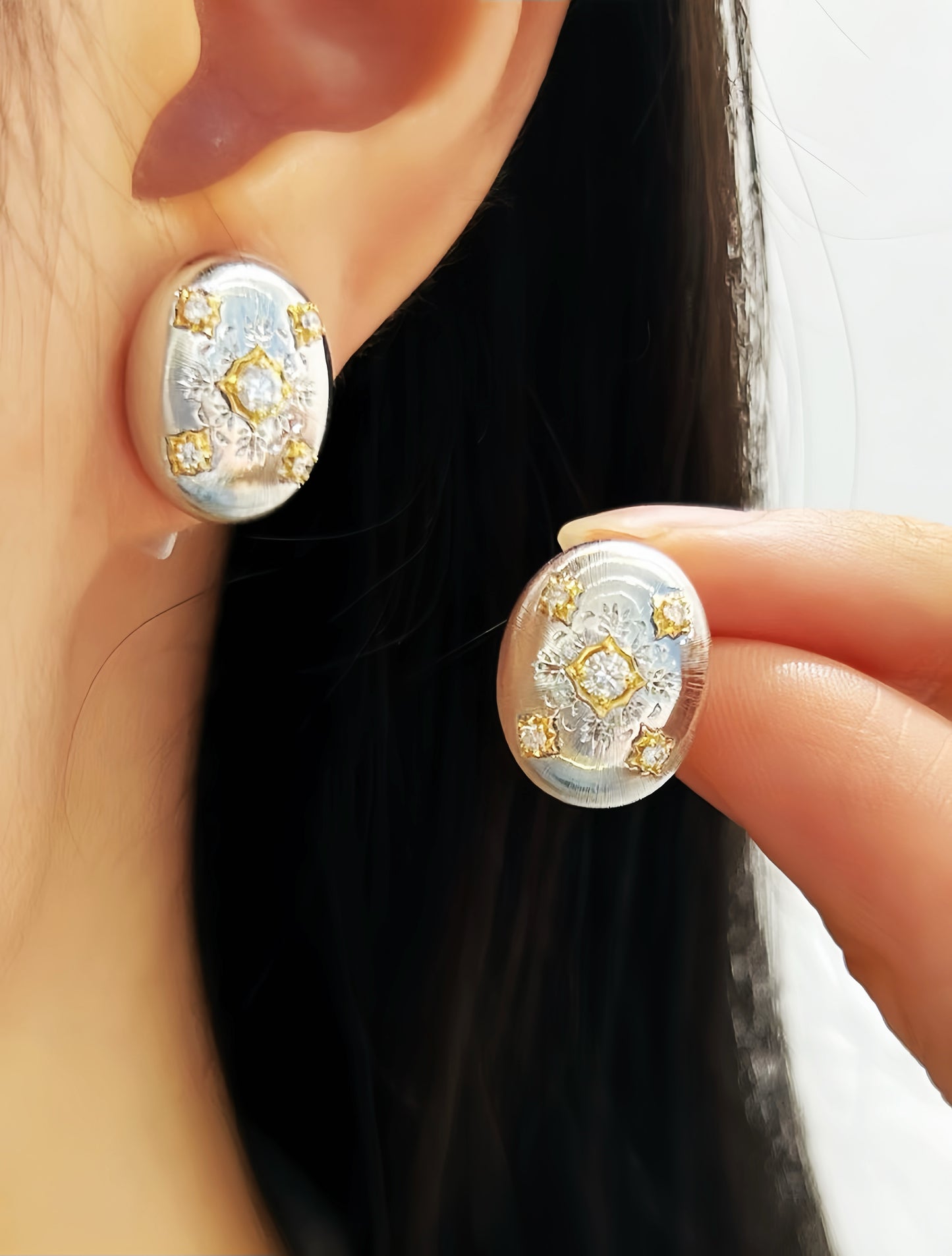 Vintage 18k Gold Diamond Earring (Item No. VT232)