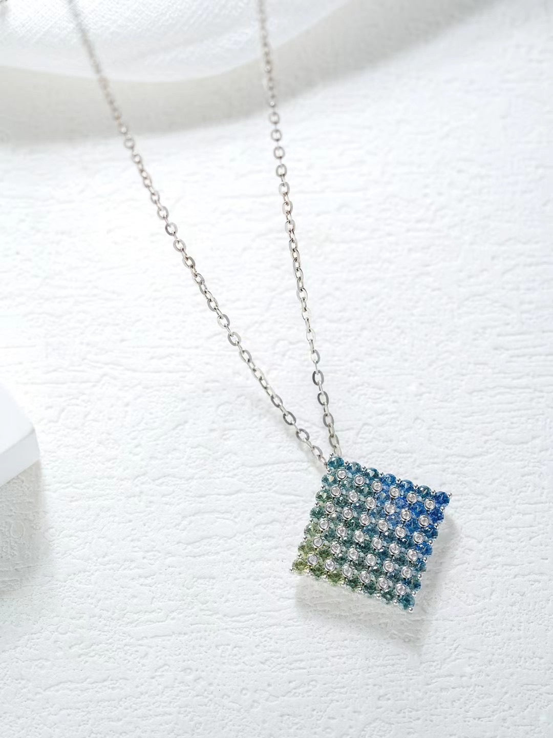 Rainbow Sapphire 18k Gold Pendant (Item No. SA098)