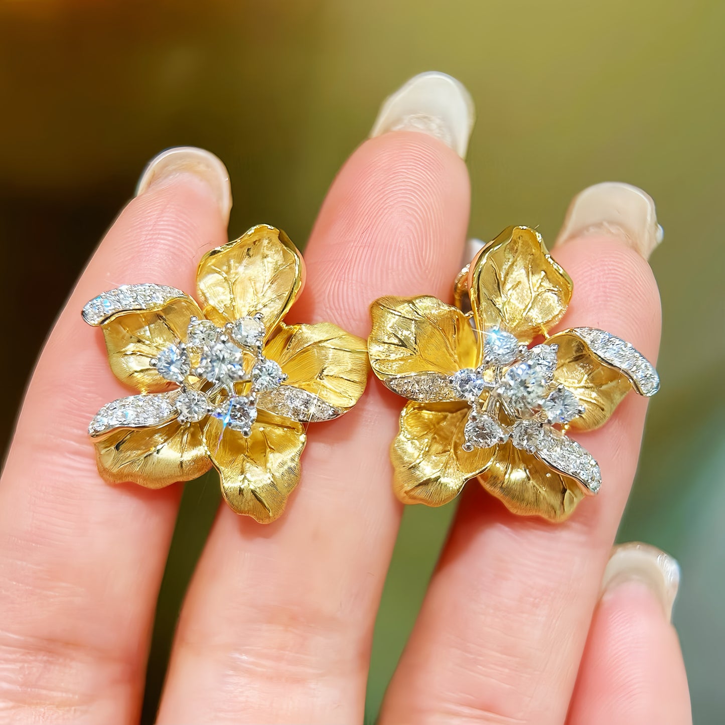 Vintage 18k Gold Diamond Earring (Item No. VT459)