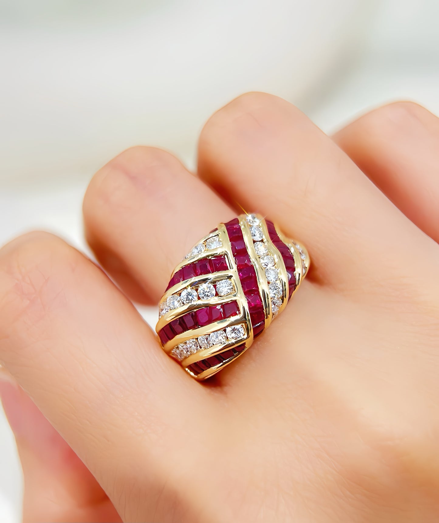 Vintage 18k Gold Diamond Ruby Ring (Item No. VT396)