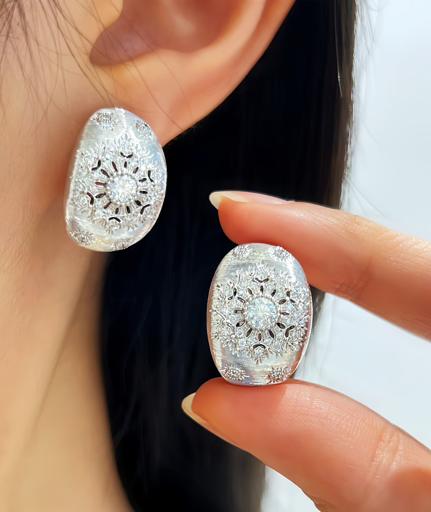 Vintage 18k Gold Diamond Earring (Item No. VT397)